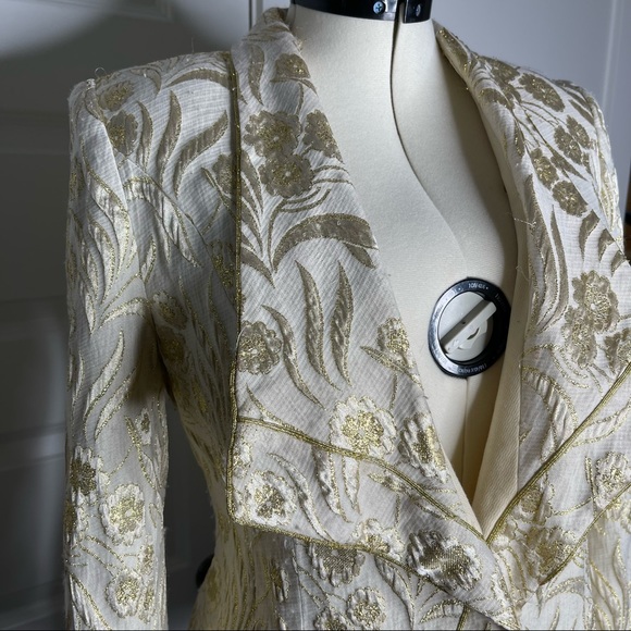 LILY & TAYLOR gold and cream long sleeve jacket * - Picture 4 of 11